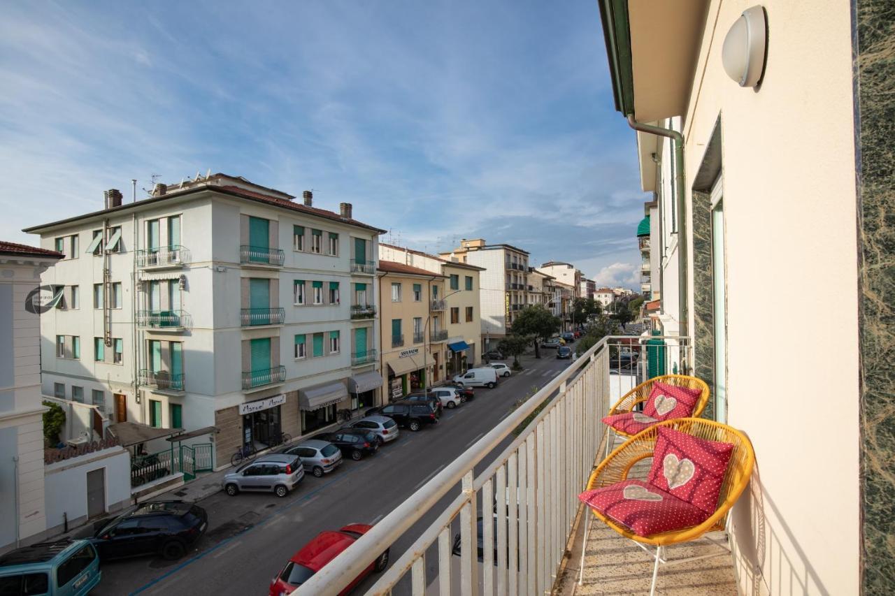 Foscolo Apartment Viareggio Luaran gambar